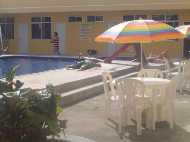 Hotel Sunshine Aire Acnd Y Wifi Zone Tonsupa Buitenkant foto